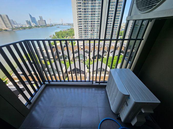 picture Unobstructed River Views from Every room! 2BR/2BA (54 Sqm) with Bathtub  - 6/30