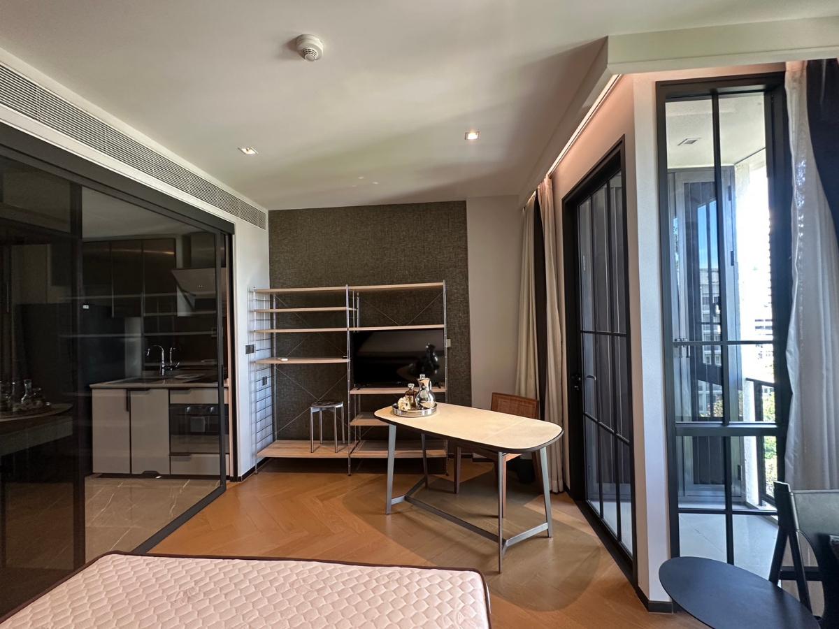 รูป The Reserve Sukhumvit 61 ห้องแต่งสไตล์โมเดิร์น โทนสีอ่อน กระจกและเนื้อที่กว้างพร้อมเปิดรับแสงธรรมชาติ - รูปที่ 10/35