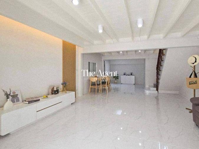 รูป ขายบ้านแฝดรีโนเวทใหม่ หมู่บ้านปิ่นเจริญ 3 สรงประภา 14 ดอนเมือง 35 ตร.ว. 2 นอน 2 น้ำ ใกล้สนามบินดอนเมือง รถไฟฟ้าสายสีแดง เพียง 3.75 ล้าน ฟรีโอน - รูปที่ 2/8