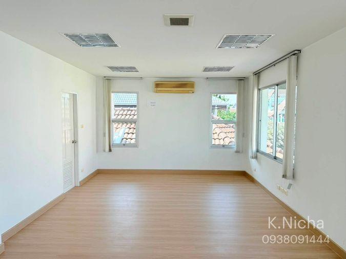 รูป HR3773ให้เช่า Home Office 3 ชั้น หลังมุม พื้นที่ใหญ่ 650 ตร.ม. ทำเลดี กรุงเทพกรีฑา 15 (ตรงข้ามสนามกอล์ฟ Unico / ติด 7-Eleven) - รูปที่ 2/10