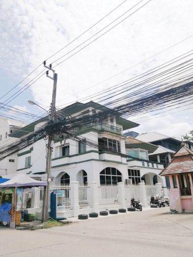 รูป HR3773ให้เช่า Home Office 3 ชั้น หลังมุม พื้นที่ใหญ่ 650 ตร.ม. ทำเลดี กรุงเทพกรีฑา 15 (ตรงข้ามสนามกอล์ฟ Unico / ติด 7-Eleven) - รูปที่ 1/10
