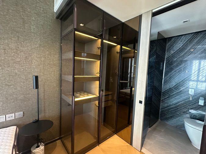 รูป The Reserve Sukhumvit 61 ห้องแต่งสไตล์โมเดิร์น โทนสีอ่อน กระจกและเนื้อที่กว้างพร้อมเปิดรับแสงธรรมชาติ - รูปที่ 13/35