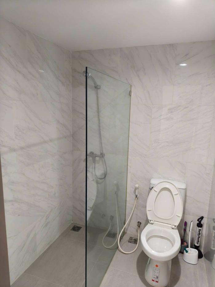 รูป 🔥 Silom Suite ห้องใหญ่ 2 Bedrooms 1 Bathroom ชั้น 28 ขนาด 90 ตร.ม. วิวเมืองสวย ใจกลางสีลม เพียง 32,000 บาท/เดือน! 🏙️✨ - รูปที่ 8/9