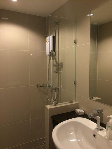 รูป ให้เช่าคอนโด T Plus Condo อมตะนคร ชลบุรี ห้องริม ห้องใหญ่ 32 ตร.ม. ชั้น 4 เฟอร์ Built-in เครื่องใช้ไฟฟ้าครบ พร้อมเข้าอยู่! - รูปที่ 2/14