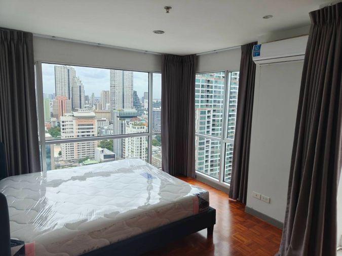 รูป 🔥 Silom Suite ห้องใหญ่ 2 Bedrooms 1 Bathroom ชั้น 28 ขนาด 90 ตร.ม. วิวเมืองสวย ใจกลางสีลม เพียง 32,000 บาท/เดือน! 🏙️✨ - รูปที่ 2/9