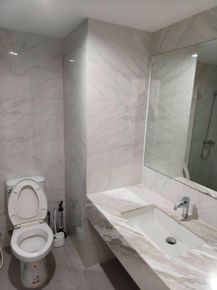 รูป 🔥 Silom Suite ห้องใหญ่ 2 Bedrooms 1 Bathroom ชั้น 28 ขนาด 90 ตร.ม. วิวเมืองสวย ใจกลางสีลม เพียง 32,000 บาท/เดือน! 🏙️✨ - รูปที่ 9/9
