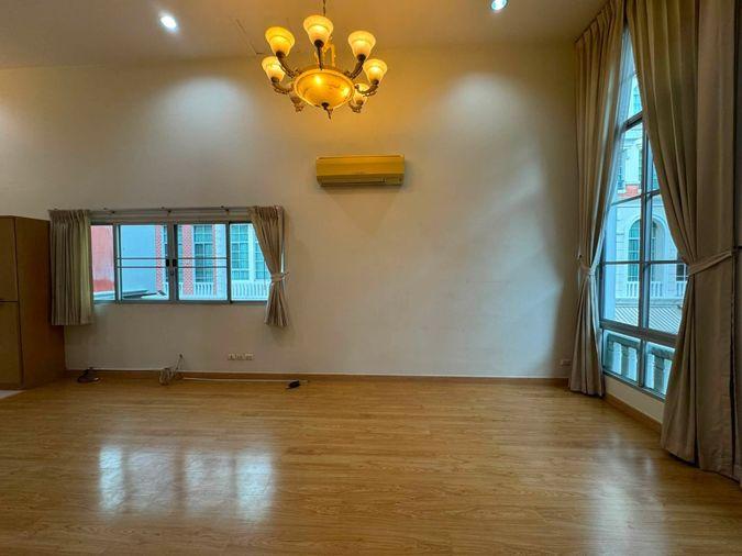 รูป ให้เช่า บ้านกลางกรุง สาทร–นราธิวาส | บ้านหัวมุม รีโนเวทใหม่ทั้งหลัง พร้อมเข้าอยู่ (TH6927) - รูปที่ 10/24