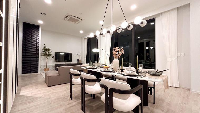 รูป บ้านเดี่ยว วีเว่ กรุงเทพกรีฑา 4 ห้องนอน 5 ห้องน้ำ ที่จอดรถ 4 คัน - รูปที่ 3/26