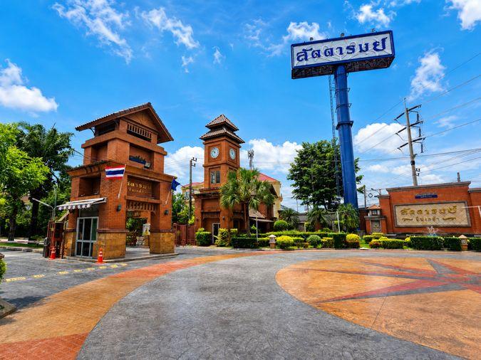 รูป ขายบ้านหรู  2 ชั้น  แปลงมุม ลัดดารมย์ ปิ่นเกล้า  เนื้อที่รวม  444.5 ตร.ว.  พื้นที่ใช้สอย 528 ตร.ม   - รูปที่ 48/48
