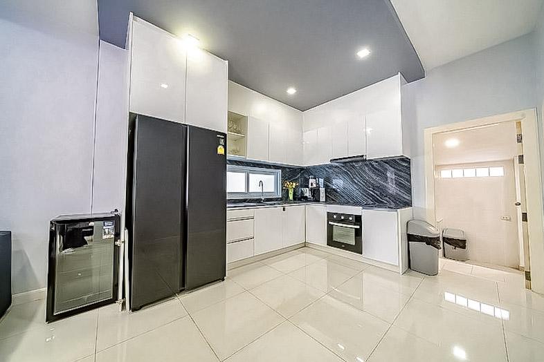 รูป High End House for Sale Chaiyapruek 5 Bedrooms Private Pool - รูปที่ 8/15