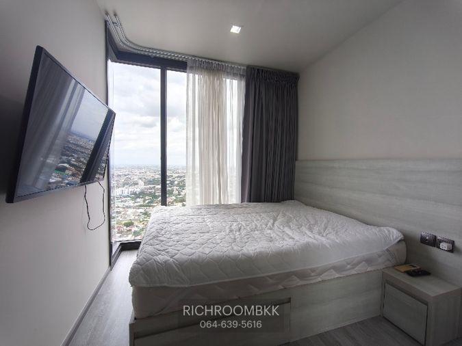 picture Hot Rental! 1BR Duplex with Closed Kitchen & Incredible High-Floor Views - 12/16