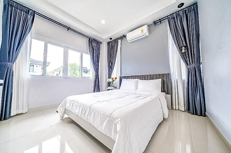 รูป High End House for Sale Chaiyapruek 5 Bedrooms Private Pool - รูปที่ 11/15