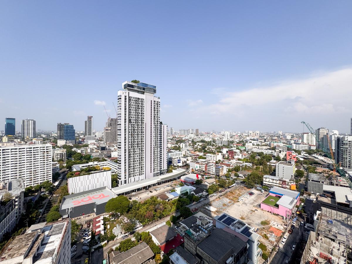รูป 1 BED for rent in Thonglo, High Floor, Open city view, Prime Location - รูปที่ 12/13