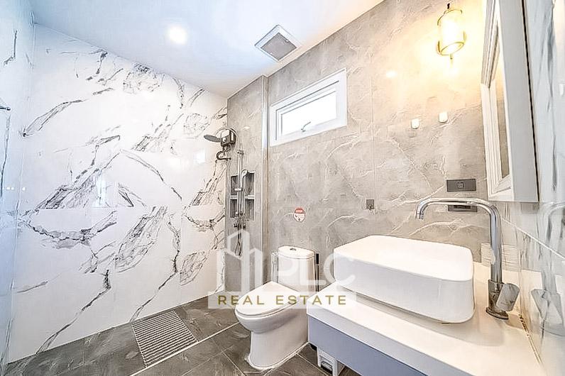 รูป High End House for Sale Chaiyapruek 5 Bedrooms Private Pool - รูปที่ 14/15