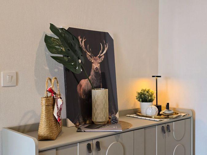 รูป Life Rama 4-Asoke ตกแต่งในโทนอบอุ่นอย่างมีสไตล์ พร้อมเฟอร์นิเจอร์และของตกแต่งครบครัน 1 ห้องนอน 1 ห้องน้ำ พร้อมเข้าอยู่ - รูปที่ 10/13