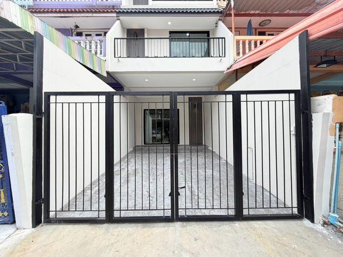 รูป ขายบ้าน ทาวน์เฮ้าส์ 3ชั้น ท่าข้าม บางขุนเทียน ใกล้ เซ็นทรัลพระราม 2 (บ้านรีโนเวทใหม่พร้อมเข้าอยู่)) - รูปที่ 3/33