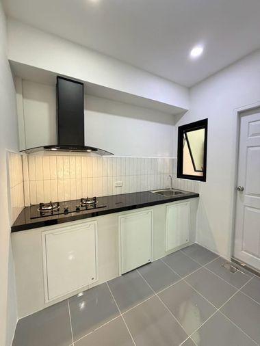 รูป ขายบ้าน ทาวน์เฮ้าส์ 3ชั้น ท่าข้าม บางขุนเทียน ใกล้ เซ็นทรัลพระราม 2 (บ้านรีโนเวทใหม่พร้อมเข้าอยู่)) - รูปที่ 10/33