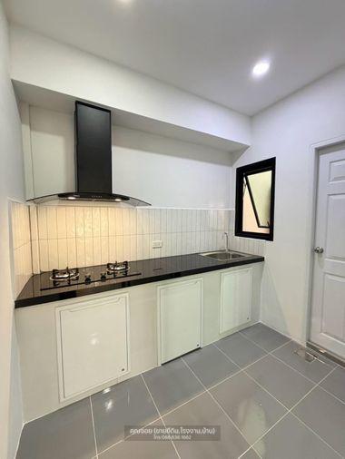 รูป ขายบ้าน ทาวน์เฮ้าส์ 3ชั้น ท่าข้าม บางขุนเทียน ใกล้ เซ็นทรัลพระราม 2 (บ้านรีโนเวทใหม่พร้อมเข้าอยู่)) - รูปที่ 10/33