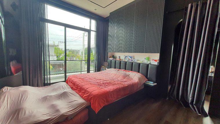 รูป ขายบ้านเดี่ยว 2 ชั้น   สภาพใหม่ บางกอกบูเลอวาร์ด แจ้งวัฒนะ-ราชพฤกษ์ แปลงมุม พร้อมเข้าอยู่  เนื้อที่ 76.6  ตรว.  4 นอน 5น้ำ          - รูปที่ 28/50