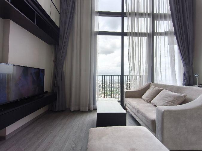 รูป Hot Rental! 1BR Duplex with Closed Kitchen & Incredible High-Floor Views - รูปที่ 1/16