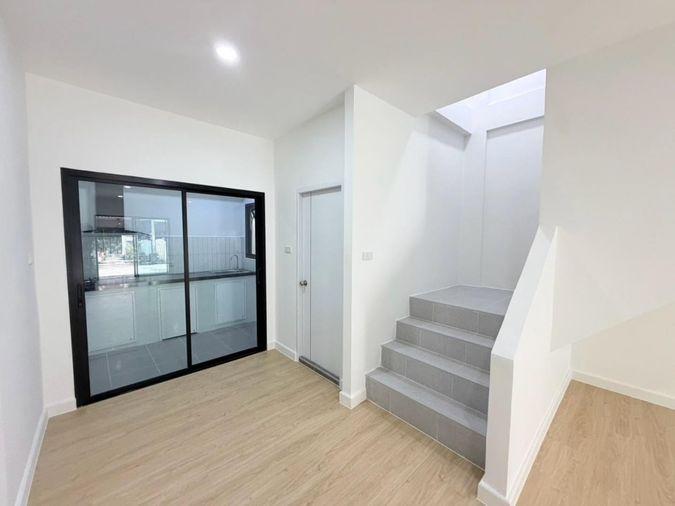 รูป ขายบ้าน ทาวน์เฮ้าส์ 3ชั้น ท่าข้าม บางขุนเทียน ใกล้ เซ็นทรัลพระราม 2 (บ้านรีโนเวทใหม่พร้อมเข้าอยู่)) - รูปที่ 7/33
