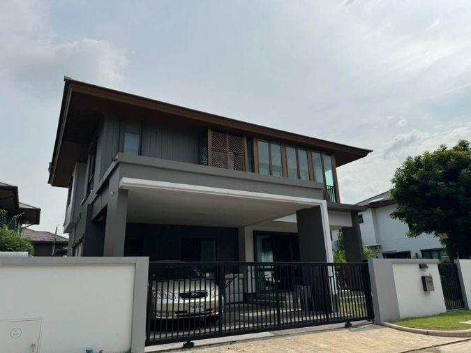 รูป บ้านเดี่ยวให้เช่า ✨ Burasiri Pattanakarn ✨ 4 ห้องนอน 5 ห้องน้ำ เฟอร์นิเจอร์ และ เครื่องใช้ไฟฟ้าครบ  - รูปที่ 2/11