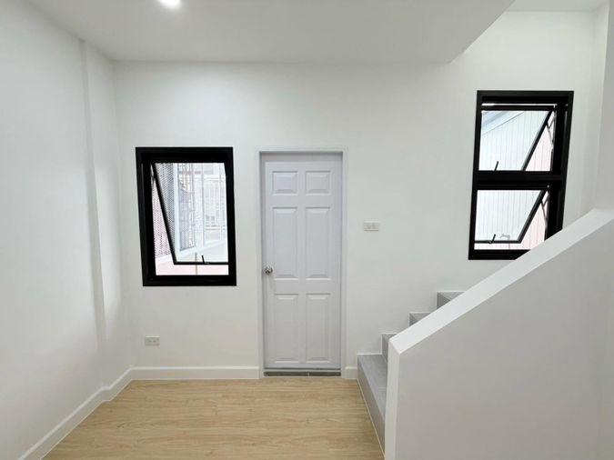 รูป ขายบ้าน ทาวน์เฮ้าส์ 3ชั้น ท่าข้าม บางขุนเทียน ใกล้ เซ็นทรัลพระราม 2 (บ้านรีโนเวทใหม่พร้อมเข้าอยู่)) - รูปที่ 23/33