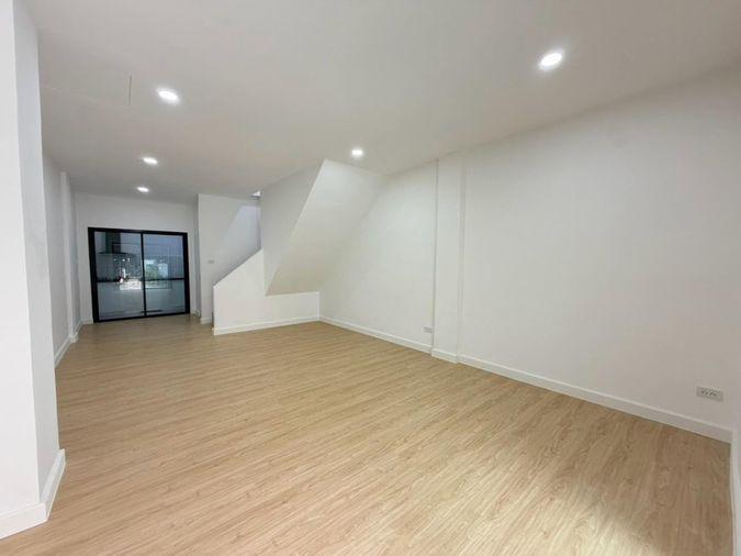 รูป ขายบ้าน ทาวน์เฮ้าส์ 3ชั้น ท่าข้าม บางขุนเทียน ใกล้ เซ็นทรัลพระราม 2 (บ้านรีโนเวทใหม่พร้อมเข้าอยู่)) - รูปที่ 5/33