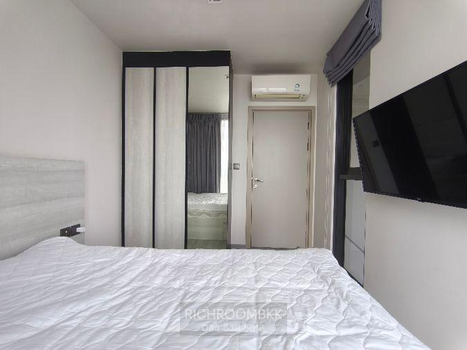 picture Hot Rental! 1BR Duplex with Closed Kitchen & Incredible High-Floor Views - 11/16