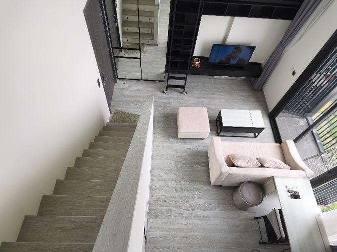รูป Hot Rental! 1BR Duplex with Closed Kitchen & Incredible High-Floor Views - รูปที่ 10/16