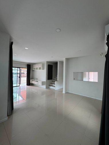 รูป 🏡 ขายบ้านเดี่ยว บริทาเนีย บางนา สุวรรณภูมิ กม.26 (Britania Bangna Suvarnabhumi KM.26) ใกล้สนามบินสุวรรณภูมิ - รูปที่ 11/18
