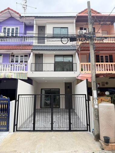 รูป ขายบ้าน ทาวน์เฮ้าส์ 3ชั้น ท่าข้าม บางขุนเทียน ใกล้ เซ็นทรัลพระราม 2 (บ้านรีโนเวทใหม่พร้อมเข้าอยู่)) - รูปที่ 2/33