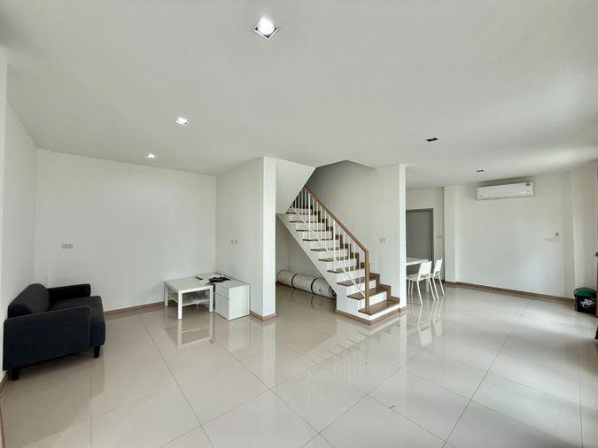 รูป 🏡✨ ให้เช่า! ทาวน์โฮม “หลังมุม” พื้นที่ใหญ่ อยู่สบาย 📍 ซื่อตรง โคซี่ ทาวน์โฮม The Peak (รังสิต – คลอง 6) - รูปที่ 6/16