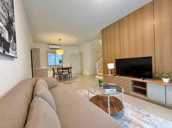 รูป 🏡✨ ขายทาวน์โฮม  รังสิต–คลอง 4 📍 ซอย 1 | รีโนเวทใหม่ทั้งหลัง สวยเหมือนใหม่ แต่งครบ พร้อมอยู่! - รูปที่ 1/12