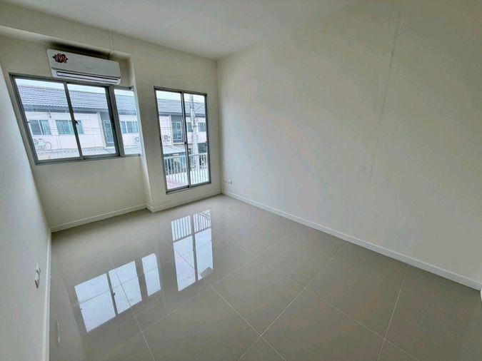 รูป 🏡✨ ขายทาวน์โฮม  รังสิต–คลอง 4 📍 ซอย 1 | รีโนเวทใหม่ทั้งหลัง สวยเหมือนใหม่ แต่งครบ พร้อมอยู่! - รูปที่ 9/12