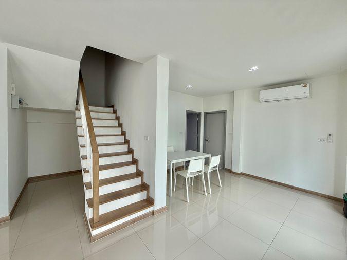 รูป 🏡✨ ให้เช่า! ทาวน์โฮม “หลังมุม” พื้นที่ใหญ่ อยู่สบาย 📍 ซื่อตรง โคซี่ ทาวน์โฮม The Peak (รังสิต – คลอง 6) - รูปที่ 4/16