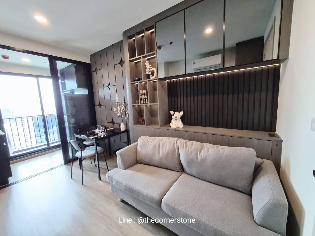 รูป ห้องสวย พร้อมให้เช่า “ 𝐍𝐮𝐞 𝐃𝐢𝐬𝐭𝐫𝐢𝐜𝐭 𝐑𝟗 “  1 ห้องนอน ครัวแยก ขนาด 30.20 ตร.ม. ชั้น 40 [260708] - รูปที่ 7/16