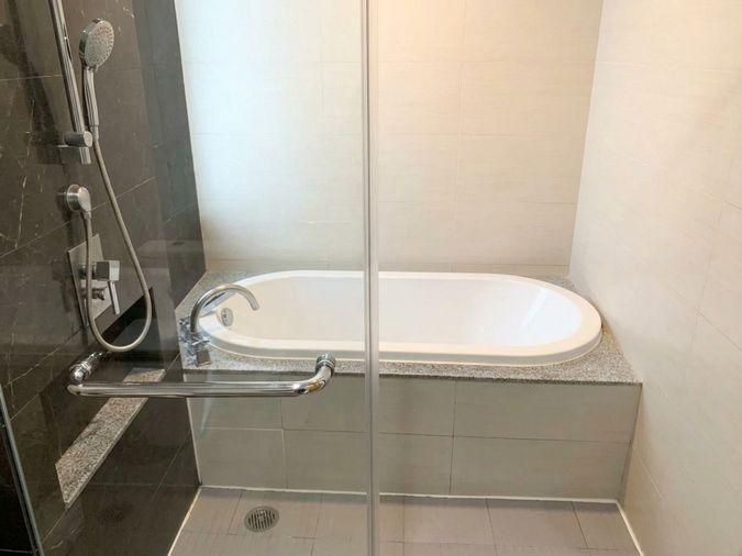 รูป Rare Extra-Large 1Bedroom 70sqm. in the Heart of Asoke Only 41,000THB! - รูปที่ 3/9