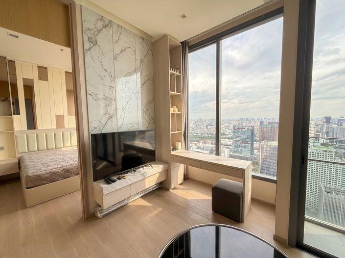 รูป Luxury 1-Bedroom on the 40th Floor with Stunning Asoke View, Only 39K! - รูปที่ 10/13
