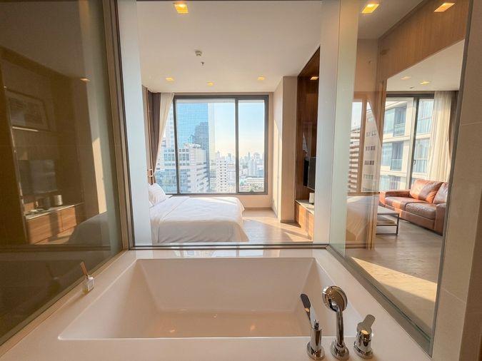 รูป The Esse Asoke | Luxury 2-Bedroom in a Asoke Location 75sqm only 66,000THB! - รูปที่ 3/12