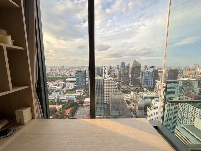 รูป Luxury 1-Bedroom on the 40th Floor with Stunning Asoke View, Only 39K! - รูปที่ 3/13