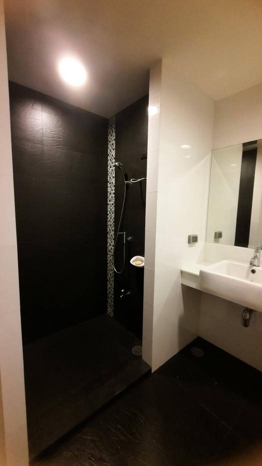 รูป 🟠ขายด่วน !! คอนโด D65 Condominium ดี 65 คอนโดมิเนียม ใจกลางเมือง เข้าออกได้ทั้งสุขุมวิทและเอกมัย ใกล้ BTS เอกมัย ✅ เดินทางสะดวก ใกล้ห้างดัง - รูปที่ 3/4