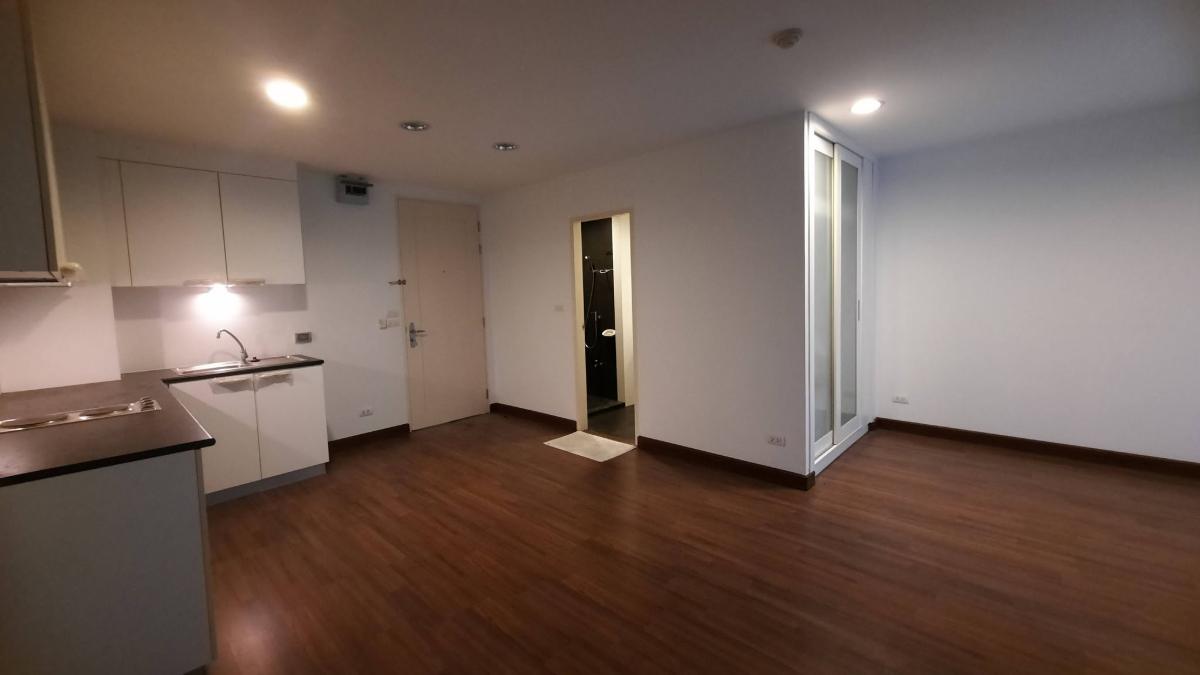 รูป 🟠ขายด่วน !! คอนโด D65 Condominium ดี 65 คอนโดมิเนียม ใจกลางเมือง เข้าออกได้ทั้งสุขุมวิทและเอกมัย ใกล้ BTS เอกมัย ✅ เดินทางสะดวก ใกล้ห้างดัง - รูปที่ 1/4