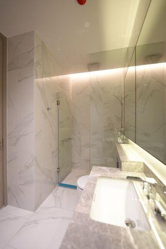 รูป ห้องว่าง* ✅ ✅ ให้เช่า - The Reserve Sathorn , Super Luxury 1 ห้องนอน พร้อมเข้าอยู่ ติดต่อไลน์ @bktasset หรือโทร 095-325-8928 - รูปที่ 5/7