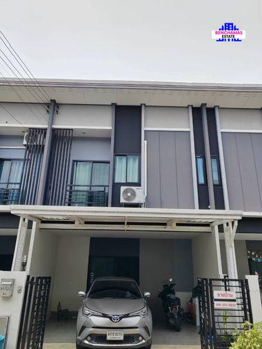 รูป 🟠ขายด่วน !! ทาวน์โฮม The Riva Wongwaen-Lumlukka Klong 5 เดอะ ริว่า วงแหวน-ลำลูกกา คลอง 5 ใกล้ทางด่วน 2 นาที✅ เดินทางสะดวก - รูปที่ 2/8
