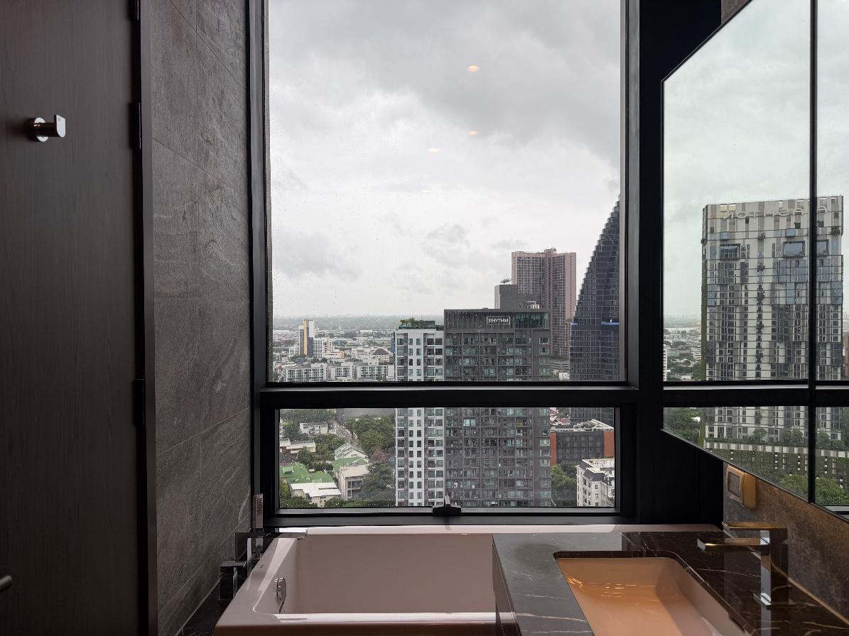 รูป Luxury 2-Bedroom Direct to BTS Thonglor 75 SQ.M. 85,000 THB/Month - รูปที่ 8/12