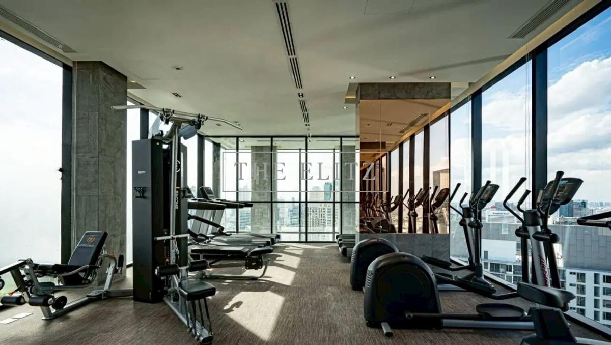 picture ✨ Iconic Duo Space High-Ceiling Residence on Naradhiwas-Sathorn | Modern Luxury Tower in Sathorn CBD ✨ - 13/15