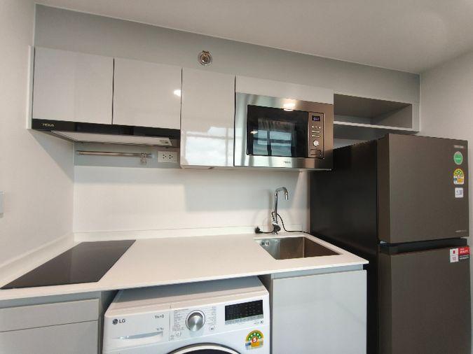 picture New 1 Bed plus Duplex with private home office & closed kitchen  - 9/21