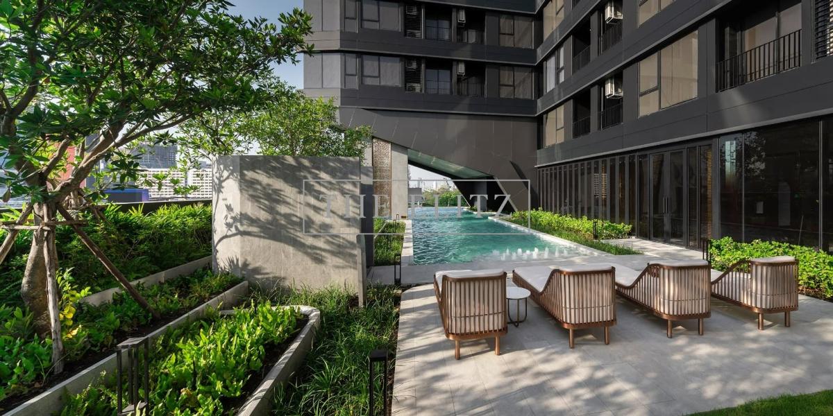 รูป ✨ Unobstructed Panoramic Views of Benjakitti Forest Park | Steps to MRT Khlong Toei & Expressway ✨ - รูปที่ 14/26
