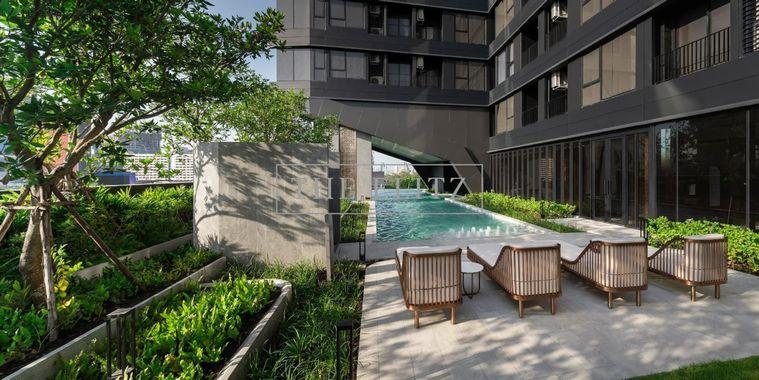 รูป ✨ Unobstructed Panoramic Views of Benjakitti Forest Park | Steps to MRT Khlong Toei & Expressway ✨ - รูปที่ 14/26